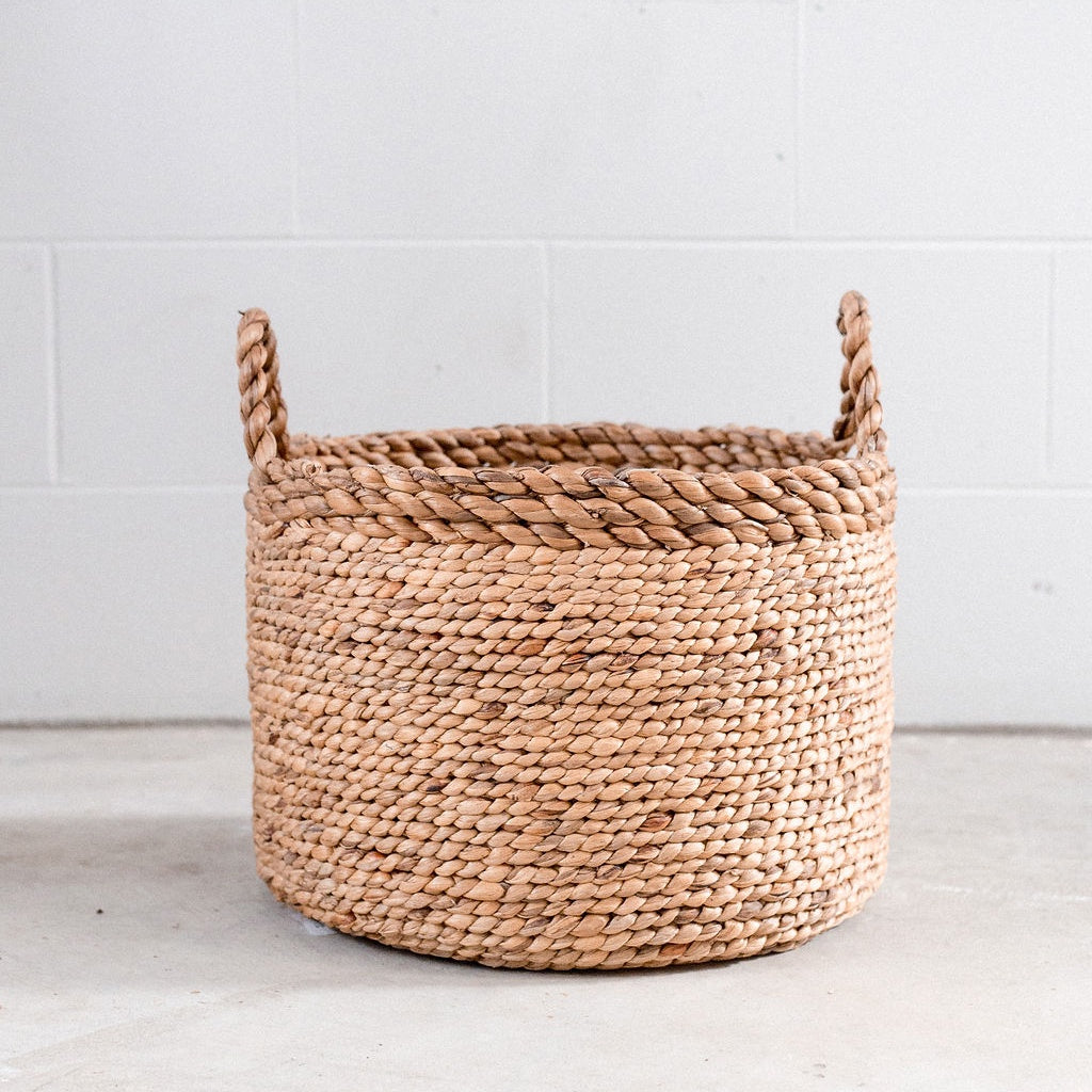 Round Basket with Handle / Natural