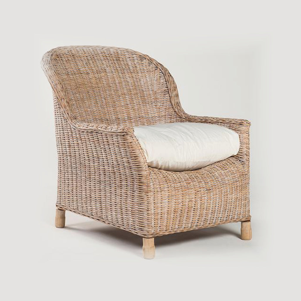 Rattan Gable Lounge Chair / Whitewash
